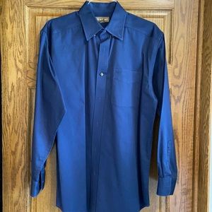 Like New Men’s Ariat Button Up Shirt - Starched